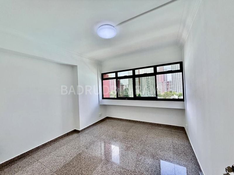 5 Room (5I) HDB for Rent in  272 Toh Guan Road - Image 5