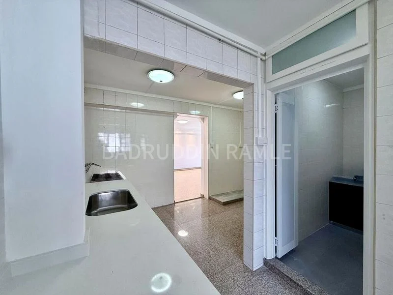5 Room (5I) HDB for Rent in  272 Toh Guan Road - Image 11