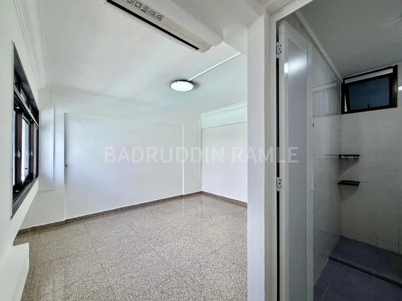 5 Room (5I) HDB for Rent in  272 Toh Guan Road - Image 7