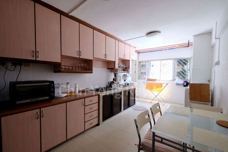 3 Room (3NG) HDB for Rent in  218 Ang Mo Kio Avenue 1 - Image 1