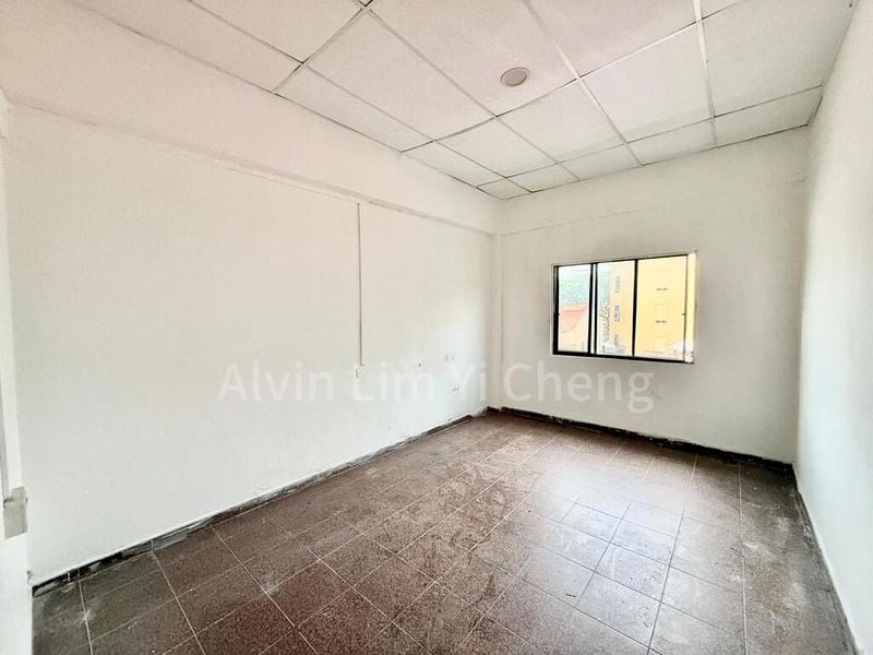3 Bed Walk-up Apartment (Condo) for Sale in  Serangoon Road - Image 3