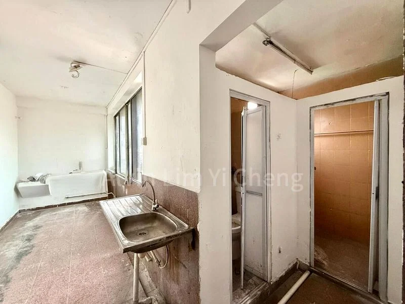 3 Bed Walk-up Apartment (Condo) for Sale in  Serangoon Road - Image 4