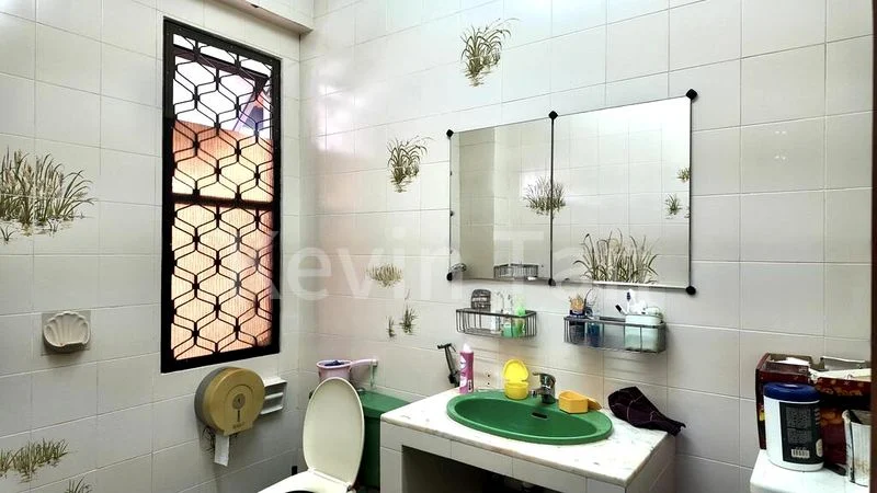 5 Bed Semi-Detached House (Landed) for Sale in Sennett Estate - Image 4