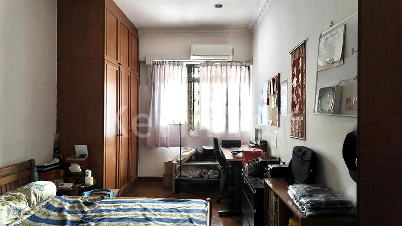 5 Bed Semi-Detached House (Landed) for Sale in Sennett Estate - Image 8