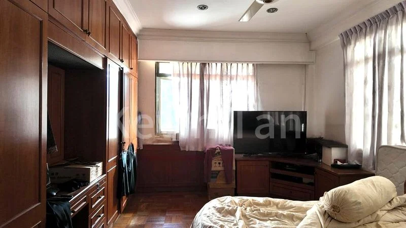 5 Bed Semi-Detached House (Landed) for Sale in Sennett Estate - Image 3