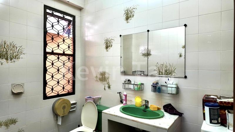 5 Bed Semi-Detached House (Landed) for Sale in Sennett Estate - Image 7