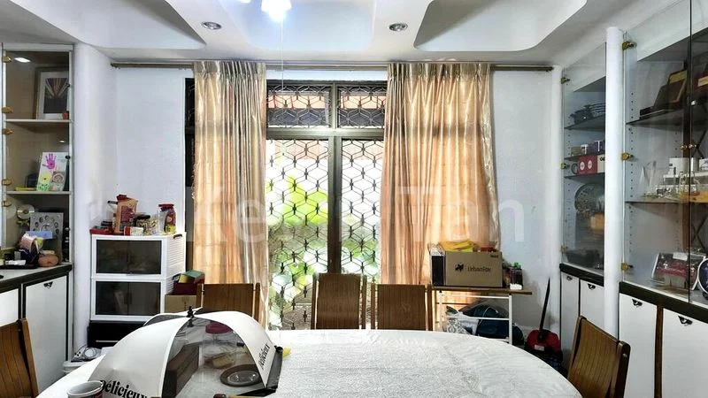 5 Bed Semi-Detached House (Landed) for Sale in Sennett Estate - Image 1