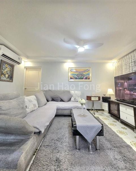 3 Room (3NG) HDB for Sale in  116 Hougang Avenue 1 - Image 2