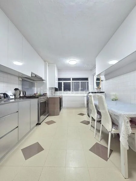 3 Room (3NG) HDB for Sale in  116 Hougang Avenue 1 - Image 4