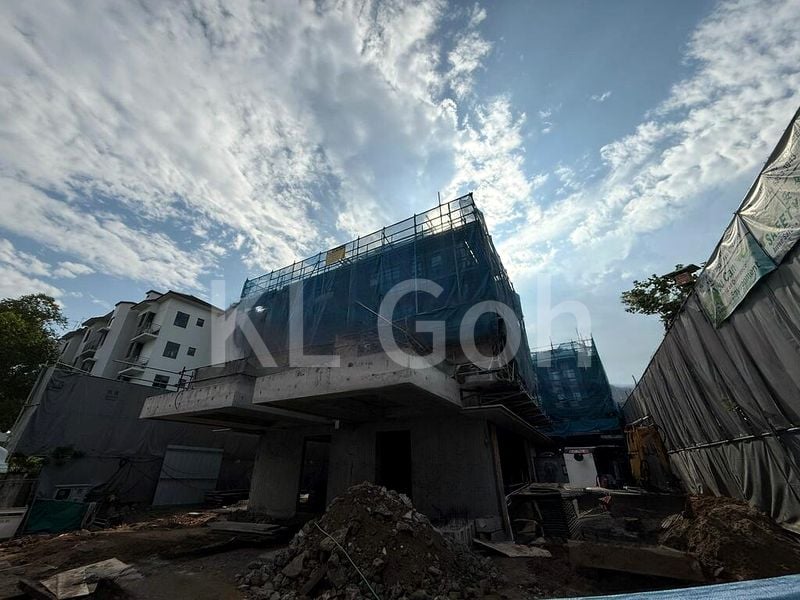 6 Bed Semi-Detached House (Landed) for Sale in  East Palm - Image 14