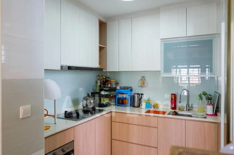 3 Room (3A) HDB for Sale in 53 Strathmore Avenue - Image 1