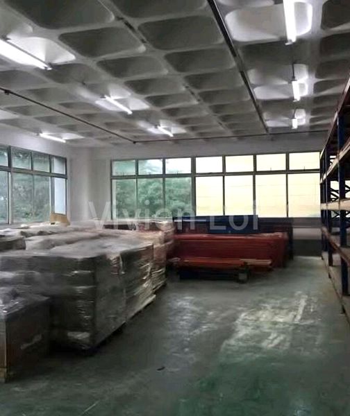 Light Industrial (B1) for Sale: Valiant Industrial Building - Image 4