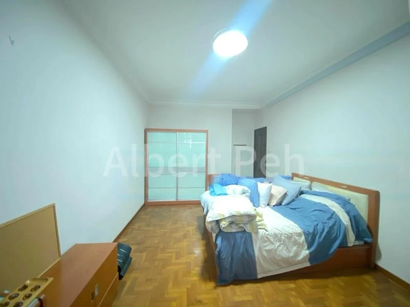 5 Bed Terraced House (Landed) for Sale in  Airview Park - Image 4