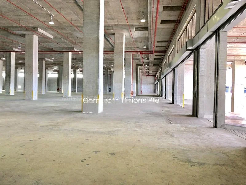 Warehouse for Rent: 50KN/SQM GROUND FLOOR; 11 DEDICATED Loading Bays, High Floor Load, Hi-Specs Warehouse off AYE. - Image 17