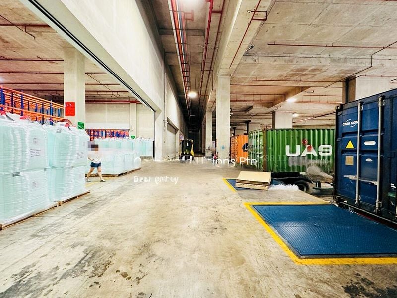 Warehouse for Rent: 50KN/SQM GROUND FLOOR; 11 DEDICATED Loading Bays, High Floor Load, Hi-Specs Warehouse off AYE. - Image 10