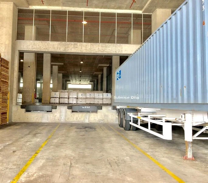 Warehouse for Rent: 50KN/SQM GROUND FLOOR; 11 DEDICATED Loading Bays, High Floor Load, Hi-Specs Warehouse off AYE. - Image 18