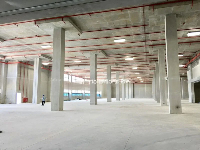 Warehouse for Rent: 50KN/SQM GROUND FLOOR; 11 DEDICATED Loading Bays, High Floor Load, Hi-Specs Warehouse off AYE. - Image 11