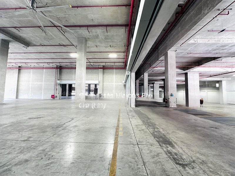 Warehouse for Rent: 50KN/SQM GROUND FLOOR; 11 DEDICATED Loading Bays, High Floor Load, Hi-Specs Warehouse off AYE. - Image 1