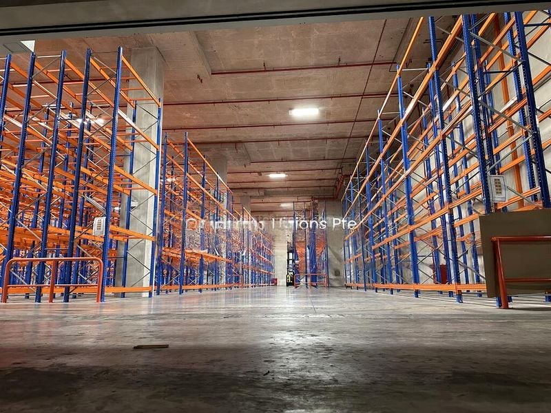Warehouse for Rent: 50KN/SQM GROUND FLOOR; 11 DEDICATED Loading Bays, High Floor Load, Hi-Specs Warehouse off AYE. - Image 12