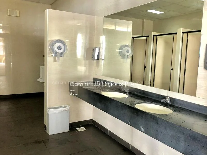 Warehouse for Rent: 50KN/SQM GROUND FLOOR; 11 DEDICATED Loading Bays, High Floor Load, Hi-Specs Warehouse off AYE. - Image 15