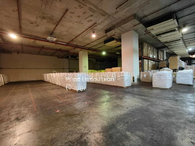 Warehouse for Rent:  Ramp Access | 40ft Loading Bays | High Ceilings - Image 9