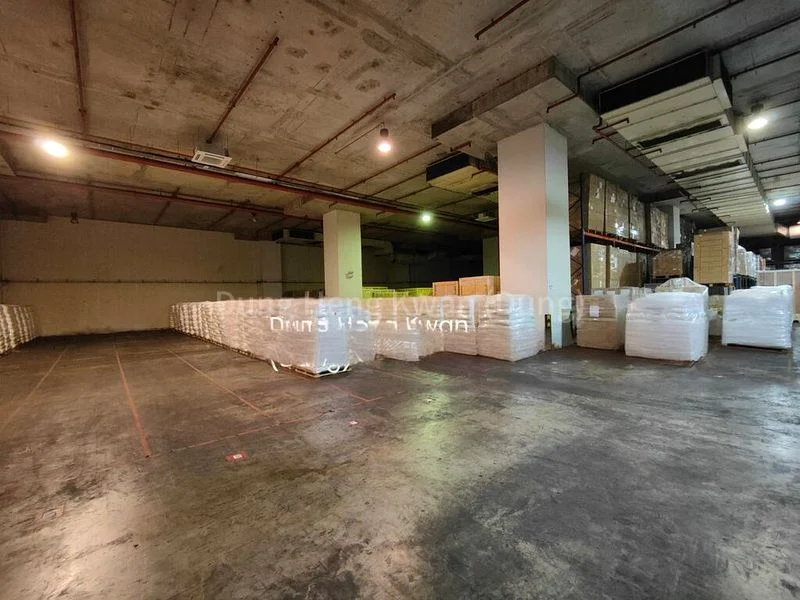 Warehouse for Rent:  Ramp Access | 40ft Loading Bays | High Ceilings - Image 7