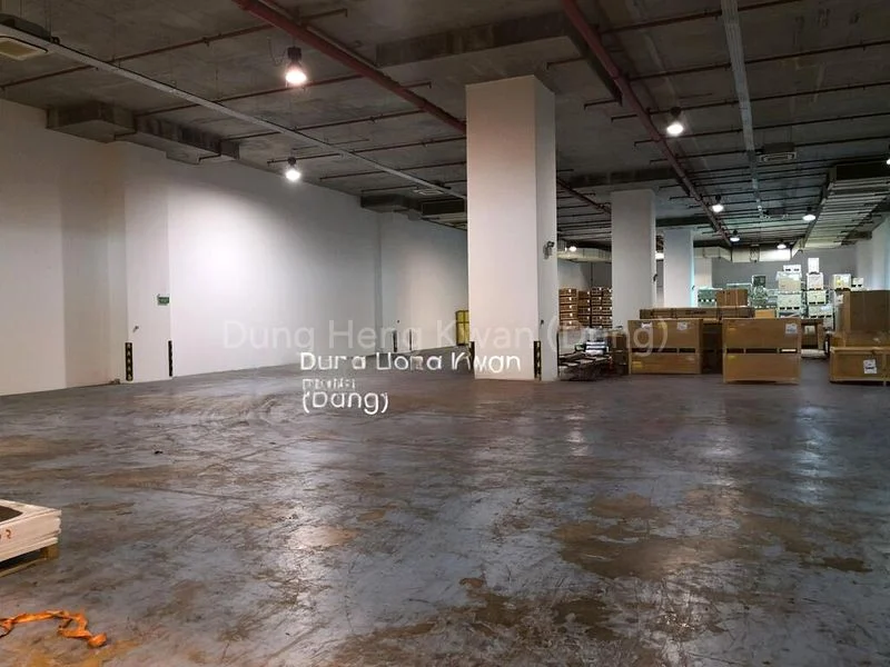 Warehouse for Rent:  Ramp Access | 40ft Loading Bays | High Ceilings - Image 3