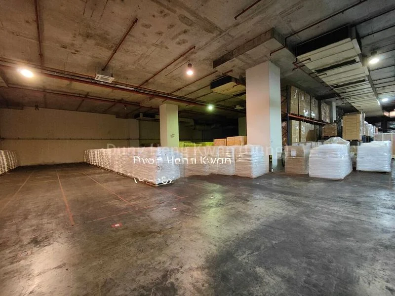 Warehouse for Rent:  Ramp Access | 40ft Loading Bays | High Ceilings - Image 12