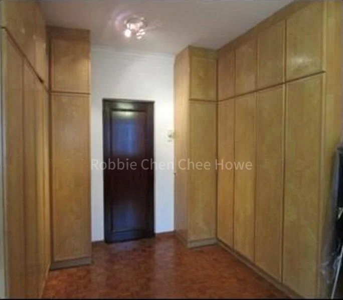 5 Bed Semi-Detached House (Landed) for Rent in  Regent Villas - Image 4