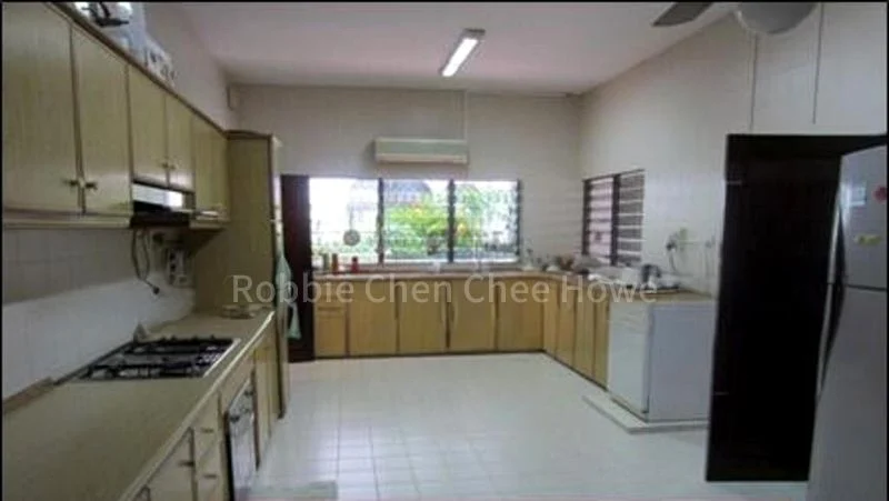 5 Bed Semi-Detached House (Landed) for Rent in  Regent Villas - Image 7