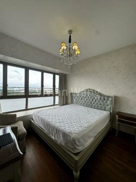 3 Bed Condo for Sale in  Waterfront Gold - Image 2