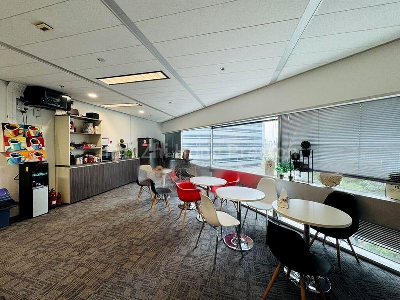 Office for Rent: Gateway East - Image 6