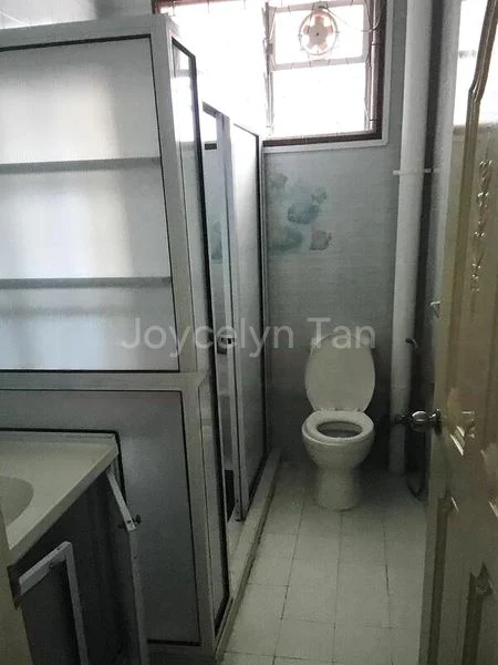 5 Bed Semi-Detached House (Landed) for Rent in  Sennett Estate - Image 2