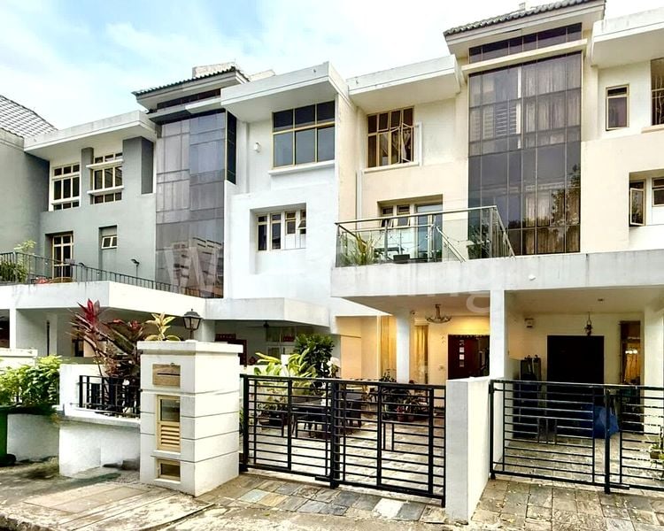 5 Bed Terraced House (Landed) for Sale in  Henley Gardens - Image 11