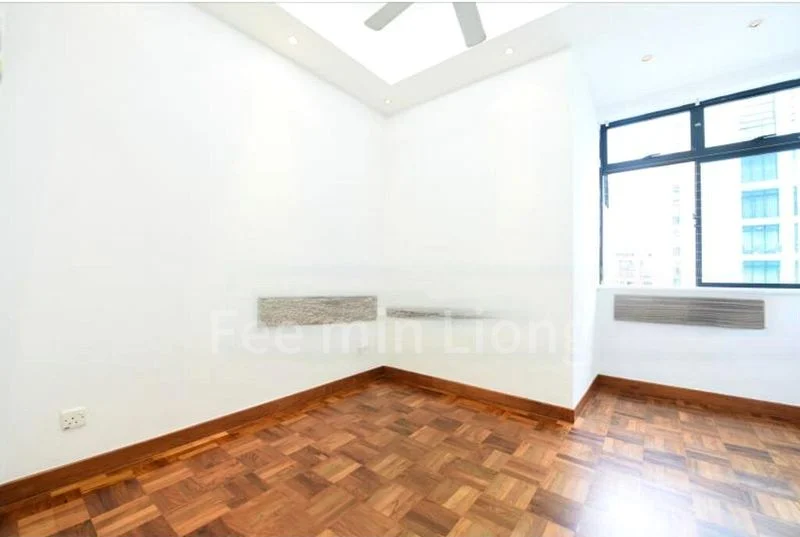 5 Bed Condo for Rent in  Spring Grove - Image 3