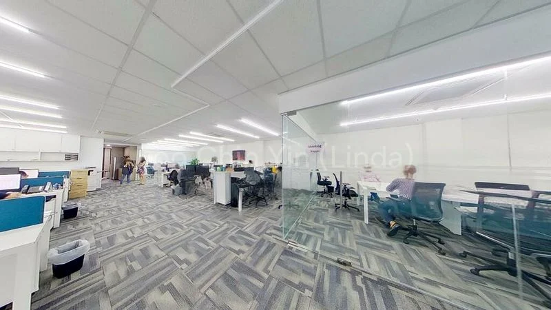 Office for Rent: Walking Distance to MRT, Gym, Fitness Club - Image 1