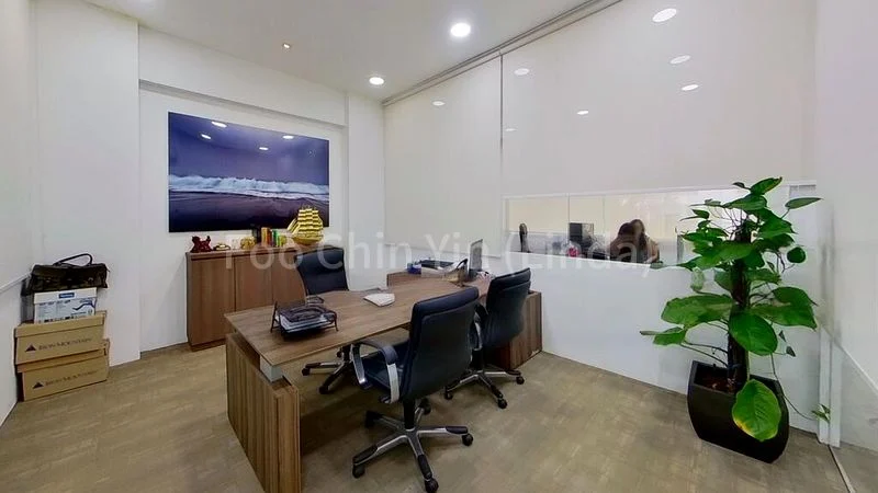 Office for Rent: Walking Distance to MRT, Gym, Fitness Club - Image 9
