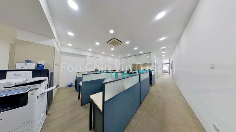 Office for Rent: Walking Distance to MRT, Gym, Fitness Club - Image 8