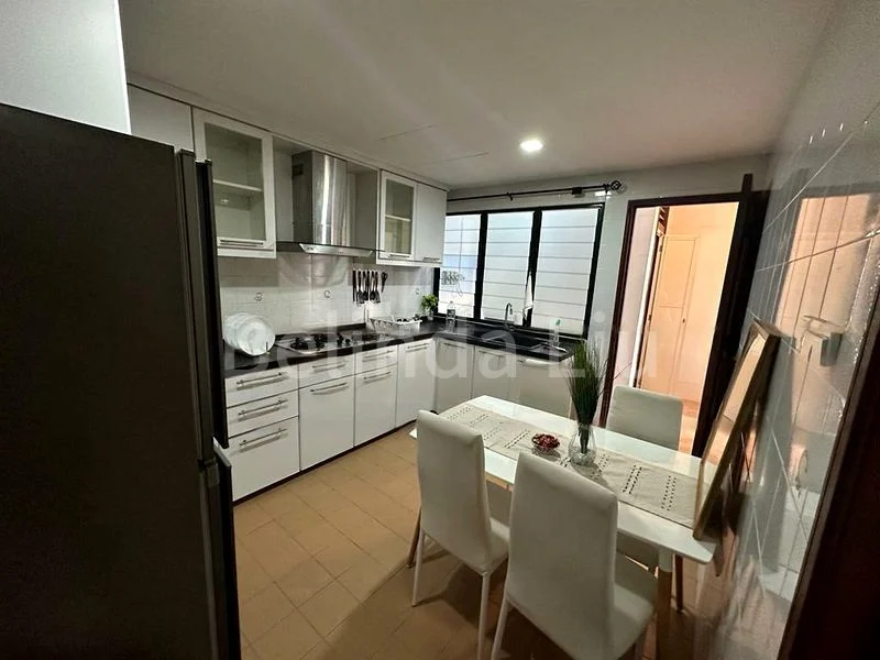 Room (Condo) for Rent in  Chiltern Park - Image 4