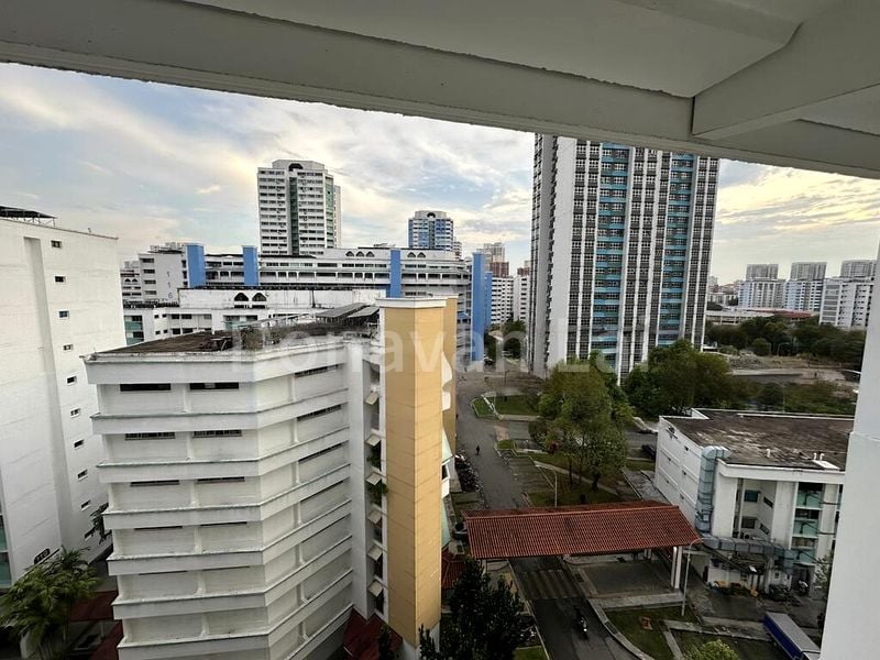 Common Room (HDB) for Rent in  131 Bukit Batok West Avenue 6 - Image 12