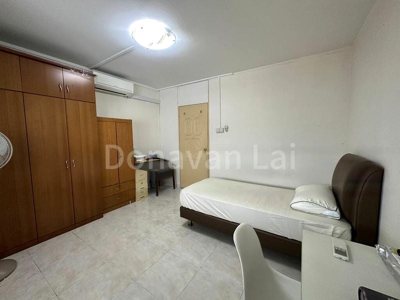 Common Room (HDB) for Rent in  131 Bukit Batok West Avenue 6 - Image 11