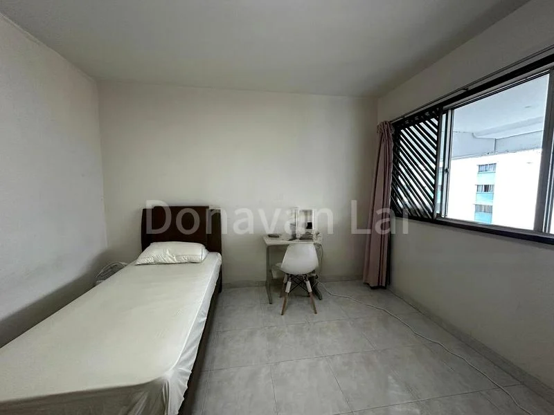 Common Room (HDB) for Rent in  131 Bukit Batok West Avenue 6 - Image 9