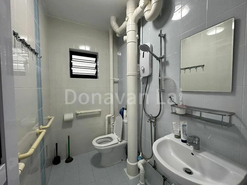 Common Room (HDB) for Rent in  131 Bukit Batok West Avenue 6 - Image 7
