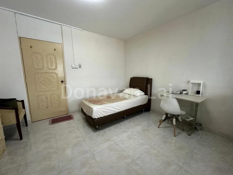 Common Room (HDB) for Rent in  131 Bukit Batok West Avenue 6 - Image 10