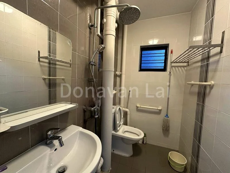 Common Room (HDB) for Rent in  131 Bukit Batok West Avenue 6 - Image 1