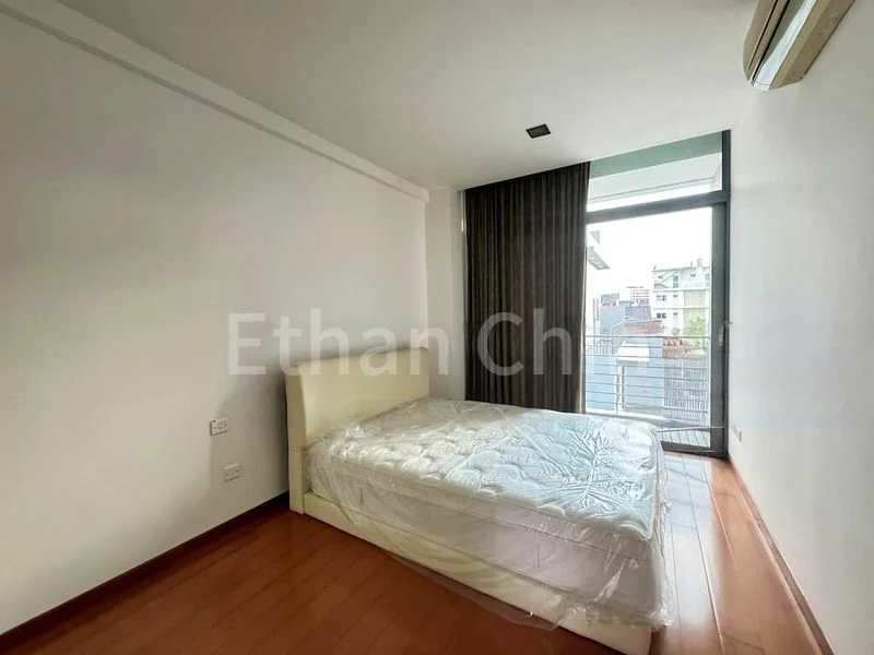 6 Bed Corner Terrace (Landed) for Sale in  Hillside Drive - Image 16