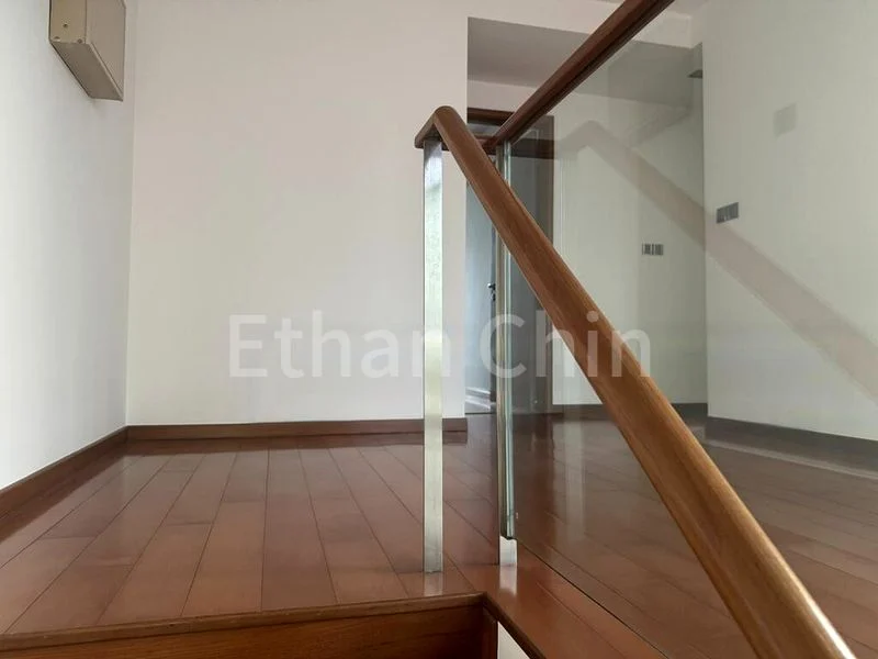 6 Bed Corner Terrace (Landed) for Sale in  Hillside Drive - Image 4