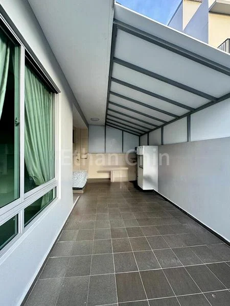 6 Bed Corner Terrace (Landed) for Sale in  Hillside Drive - Image 8