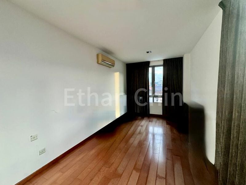 6 Bed Corner Terrace (Landed) for Sale in  Hillside Drive - Image 11