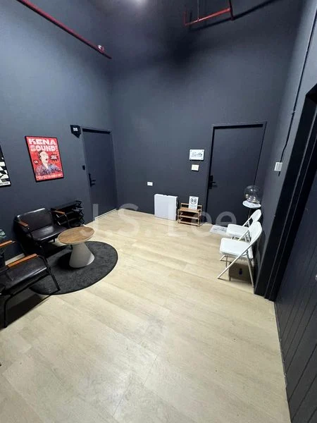 Light Industrial (B1) for Sale in  Mayfair Industrial Building - Image 3